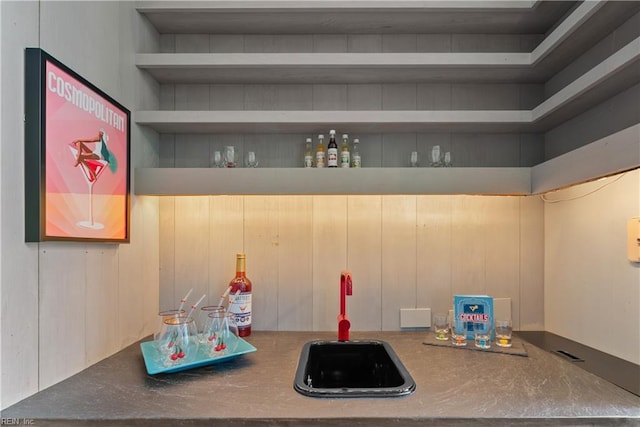 1336 Moyer Rd, Newport News, VA 23606 - bar featuring a sink