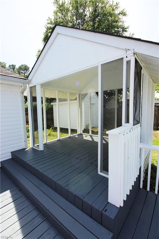 808 Williams Ave, Chesapeake, VA 23323 - view of wooden deck