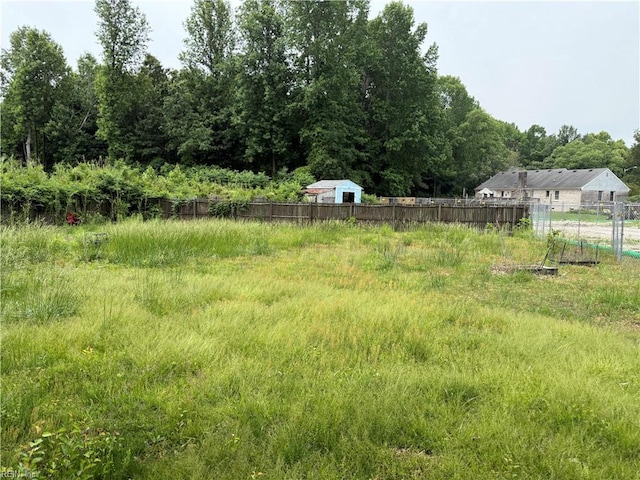 431 Mishannock Way, Chesapeake, VA 23323 - view of yard featuring fence