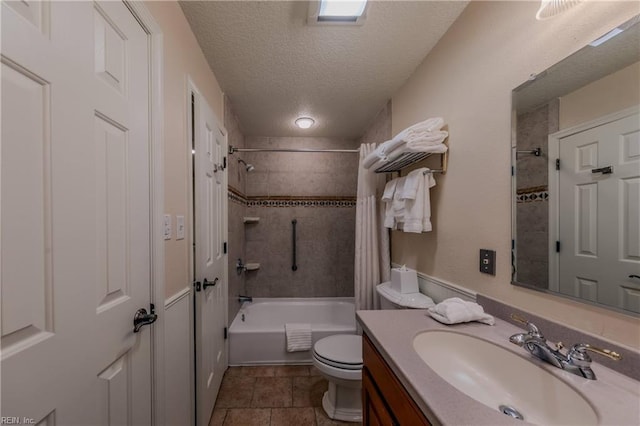 709 Graves Ordinary, Williamsburg, VA 23185 - full bath with toilet, a textured ceiling, vanity, and shower / washtub combination