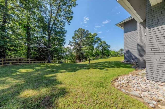 709 Graves Ordinary, Williamsburg, VA 23185 - view of yard featuring view of wooded area