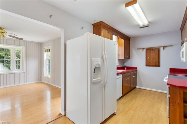 414 Bryan Ct, Newport News, VA 23606 - kitchen featuring white appliances, light wood finished floors, a ceiling fan, and brown cabinetry
