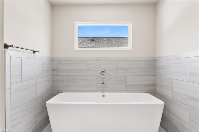 219 Dunway Ln, Chesapeake, VA 23323 - full bath featuring tile walls and a soaking tub