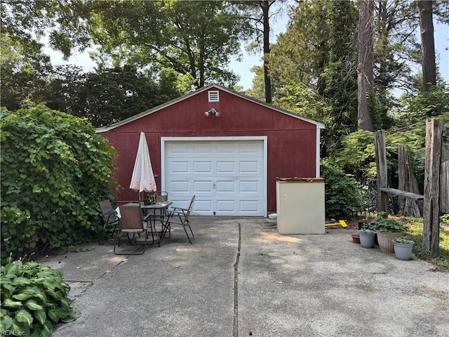 3541 Bow St, Virginia Beach, VA 23464 - detached garage with driveway