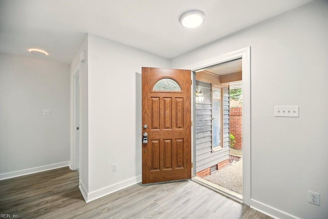 38 Yeardleys Grant, Williamsburg, VA 23185 - entrance foyer with wood finished floors and baseboards