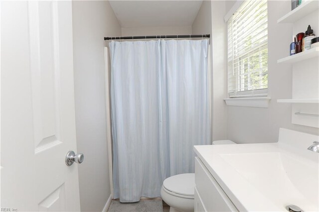 823 Jessie Cir, Newport News, VA 23608 - full bath featuring toilet, vanity, and curtained shower