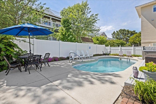 609 S Atlantic Ave, Virginia Beach, VA 23451 - view of swimming pool featuring a patio area and a fenced backyard