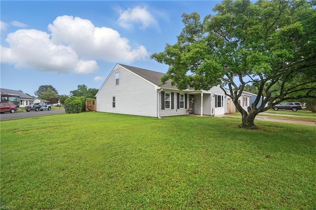 1600 Walsh Ct, Virginia Beach, VA 23454 - view of side of home featuring a yard