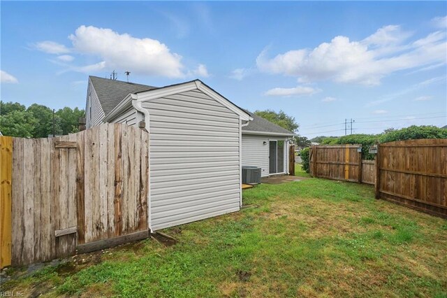 1600 Walsh Ct, Virginia Beach, VA 23454 - view of yard featuring central air condition unit