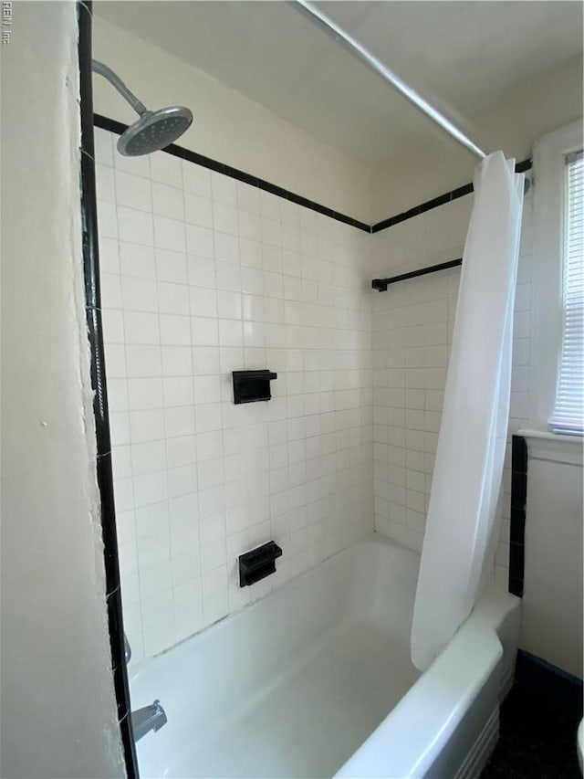 3814 Lenoir Cir, Norfolk, VA 23513 - full bath featuring shower / bath combo with shower curtain