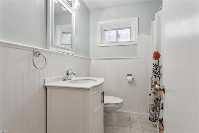 164 Findley Sq, Hampton, VA 23666 - full bathroom with a wainscoted wall, toilet, vanity, tile patterned floors, and a shower with curtain