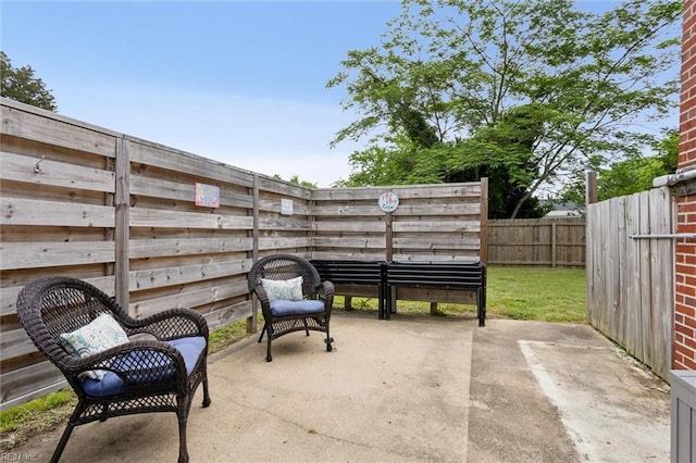 164 Findley Sq, Hampton, VA 23666 - view of patio with fence
