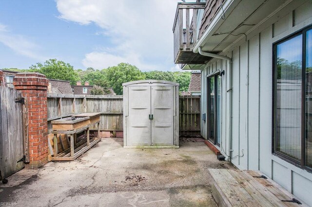 1705 Ocean Bay Dr, Virginia Beach, VA 23454 - fenced backyard with a patio area