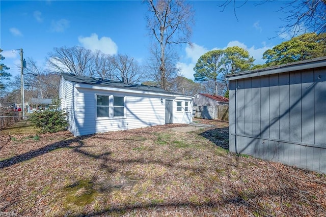 332 Shawen Dr, Hampton, VA 23669 - view of yard with fence