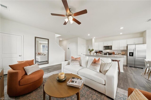 104 Genoa Dr, Elizabeth City, NC 27909 - living area featuring wood finished floors, ceiling fan, and recessed lighting
