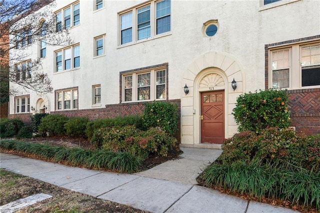 913 Spotswood Ave Unit 1, Norfolk, VA 23517 - property entrance with stucco siding