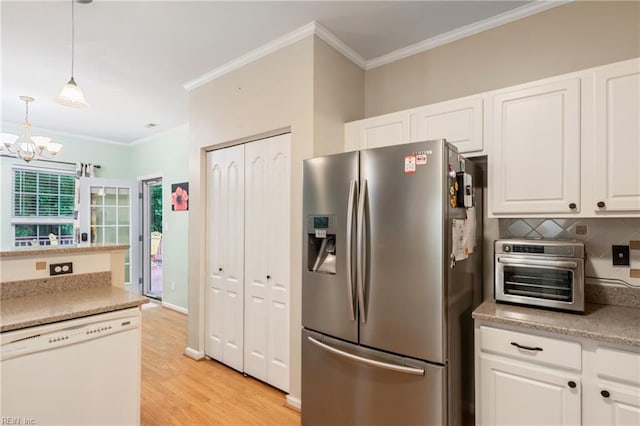 5049 Kelso St, Suffolk, VA 23435 - kitchen with stainless steel fridge with ice dispenser, dishwasher, a chandelier, crown molding, and decorative backsplash