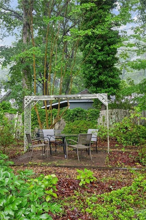 122 Archer Rd, Newport News, VA 23606 - view of yard with fence and a patio area