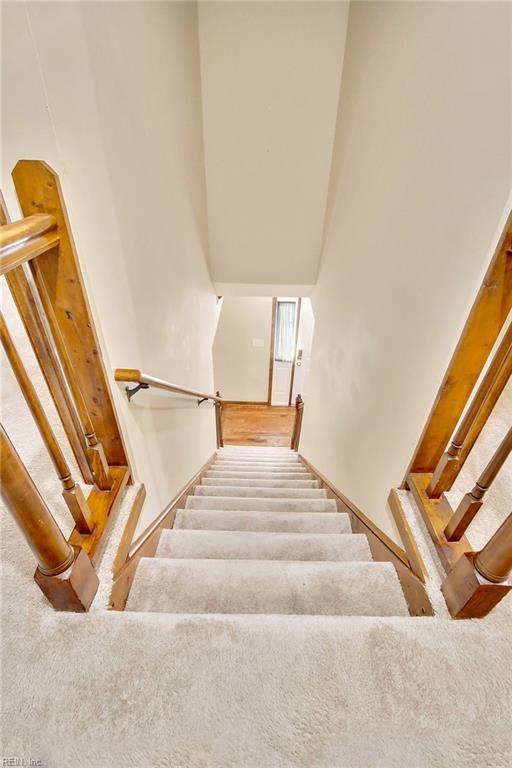 810 Erskine St, Hampton, VA 23666 - staircase with carpet flooring