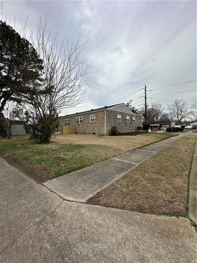2800 Candlewood Cir, Chesapeake, VA 23324 - view of grassy yard