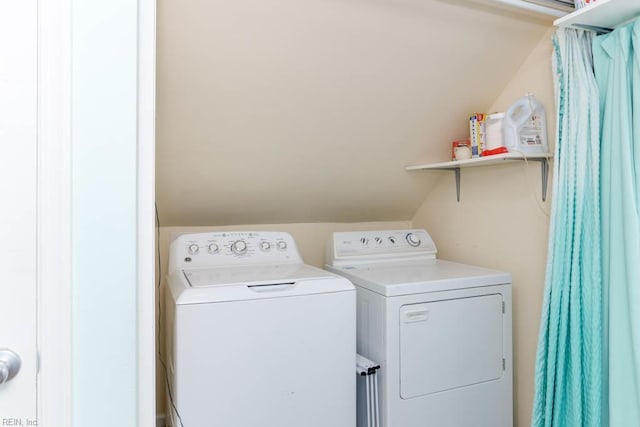 8140 Kenwood Dr, Norfolk, VA 23518 - laundry area with washer and clothes dryer