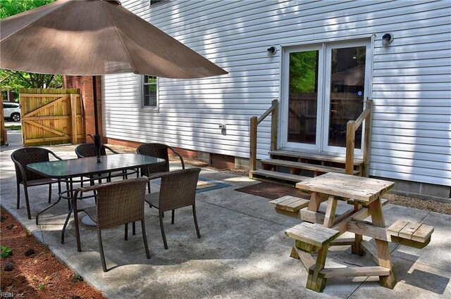 3582 Tennessee Ave, Norfolk, VA 23502 - view of patio / terrace with entry steps and outdoor dining space