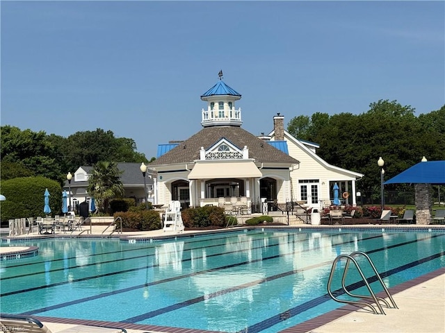 107 Hamilton Ct, Suffolk, VA 23435 - community pool with a patio area