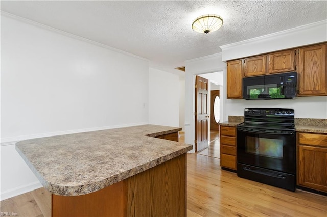 25 Hunter Trce, Hampton, VA 23669 - kitchen featuring black appliances, light wood-style floors, brown cabinetry, crown molding, and a textured ceiling