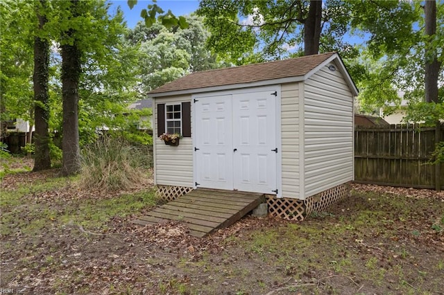 25 Hunter Trce, Hampton, VA 23669 - view of shed featuring fence