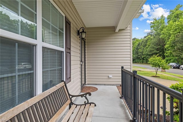 3925 Grand Isle Dr, Chesapeake, VA 23323 - balcony with a porch