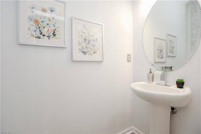 1060 Fairgrounds Ln, Suffolk, VA 23434 - view of bathroom