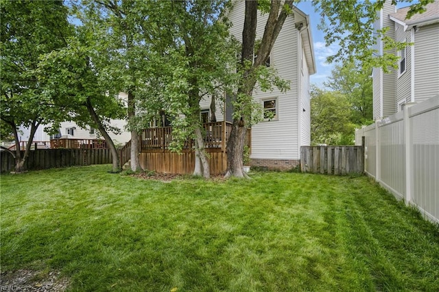 411 Rhode Island Ave, Norfolk, VA 23508 - view of yard with a deck