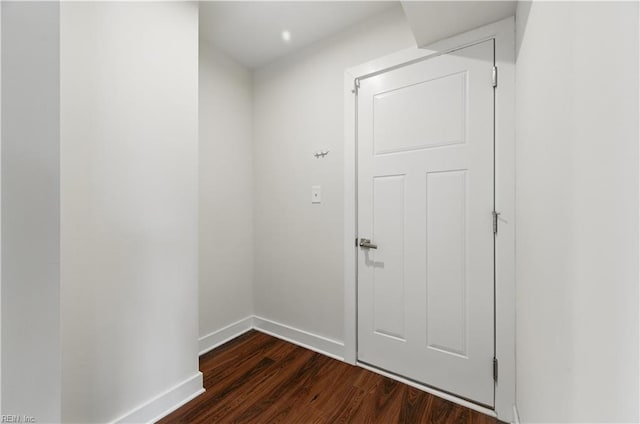 321 Windemere Rd, Newport News, VA 23602 - entryway featuring dark wood-style flooring and baseboards