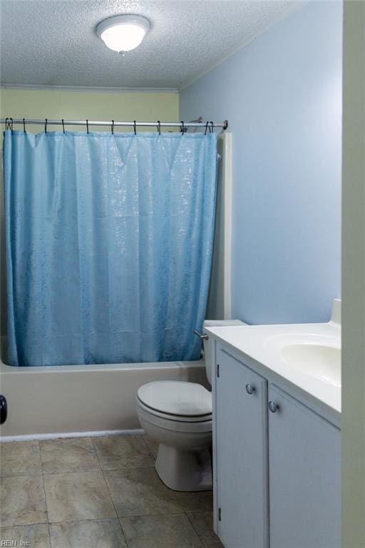 125 Messick Rd, Poquoson, VA 23662 - full bath featuring a textured ceiling, shower / tub combo with curtain, toilet, and vanity