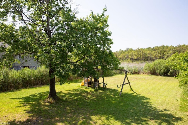 125 Messick Rd, Poquoson, VA 23662 - view of grassy yard