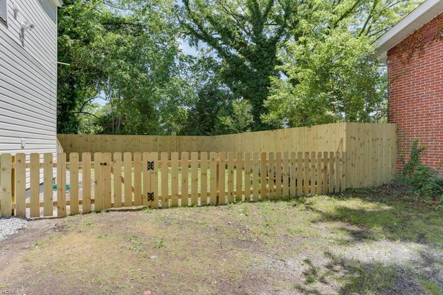 1413 Elm Ave, Portsmouth, VA 23704 - view of yard featuring fence