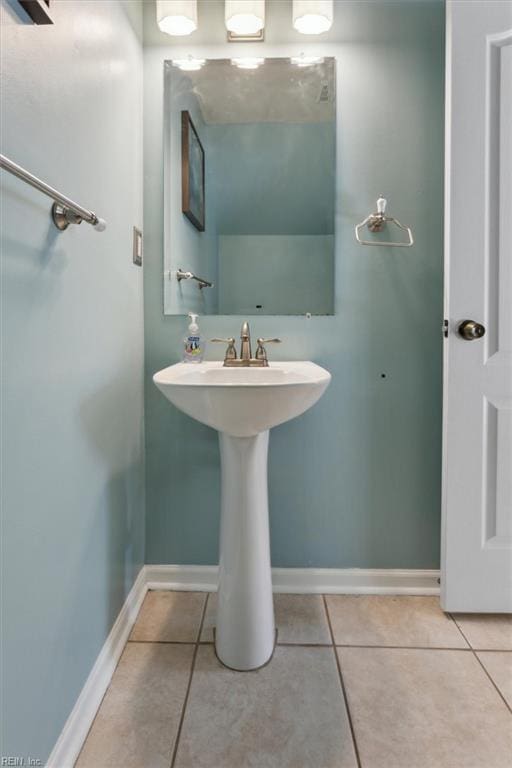 218 Woodburne Ln, Newport News, VA 23602 - bathroom featuring tile patterned floors and baseboards