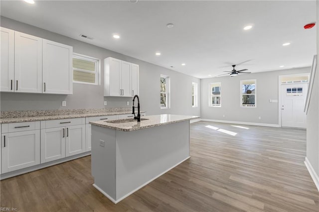 736 A Ave, Norfolk, VA 23504 - kitchen featuring a sink, a ceiling fan, light wood-type flooring, a kitchen island with sink, and recessed lighting