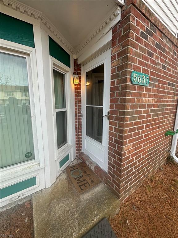 5637 Picadilly Ln, Portsmouth, VA 23703 - entrance to property with brick siding