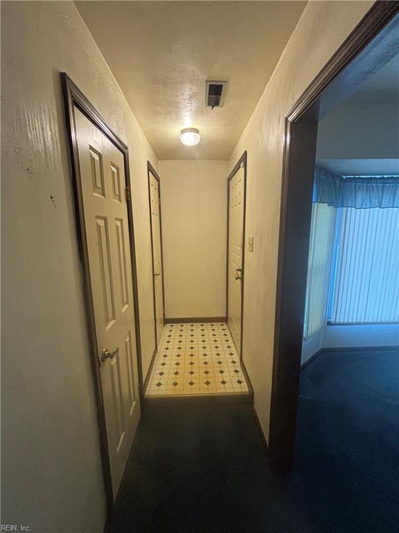 5637 Picadilly Ln, Portsmouth, VA 23703 - view of hallway