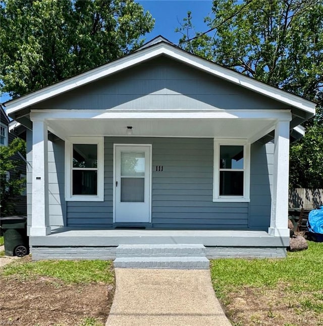 111 E Cummings Ave, Hampton, VA 23663 - view of front facade featuring a porch and fence