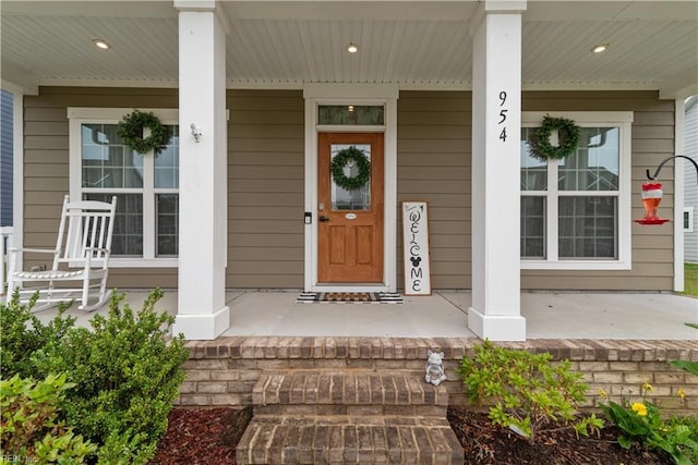 954 Olmstead St, Chesapeake, VA 23323 - property entrance with a porch