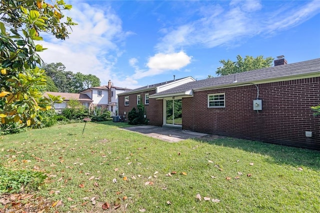102 Basswood Dr, Newport News, VA 23601 - view of grassy yard with a patio