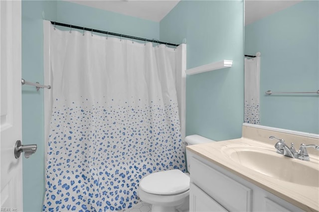 242 Genoa Dr Unit 20, Hampton, VA 23664 - bathroom featuring toilet, vanity, and a shower with curtain