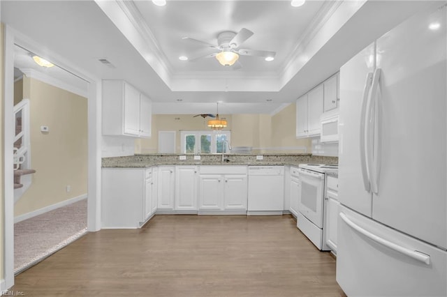 242 Genoa Dr Unit 20, Hampton, VA 23664 - kitchen featuring white appliances, a tray ceiling, ceiling fan, recessed lighting, and a sink
