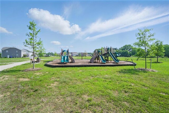 1028 Egret Ln, Suffolk, VA 23434 - community jungle gym with a yard