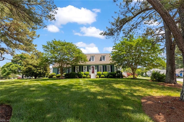 view of front of home featuring a front yard