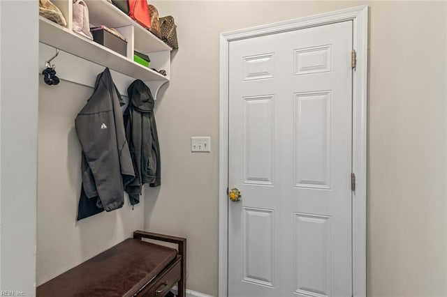 513 Simpson Ln, Chesapeake, VA 23323 - view of mudroom