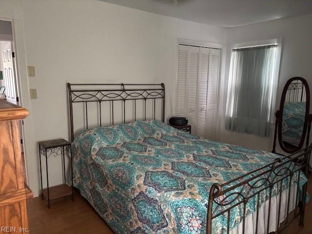 31154 Cardinal Ave, Franklin, VA 23851 - bedroom with wood finished floors and a closet