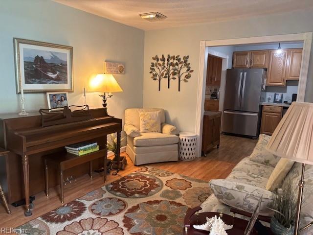 31154 Cardinal Ave, Franklin, VA 23851 - living area with light wood-style flooring